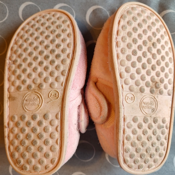 Slippers - size 7/8 toddler - Picture 2 of 2
